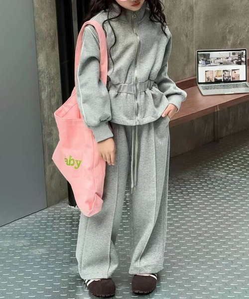 aimoha（アイモハ）の「【aimoha KIDS】スポーティセットアップ（セットアップ・キッズ・ベージュ/ブラック/グレー・150/140/130/120/110）」の12枚目の写真