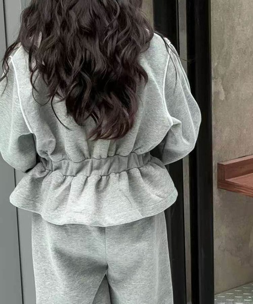 aimoha（アイモハ）の「【aimoha KIDS】スポーティセットアップ（セットアップ・キッズ・ベージュ/ブラック/グレー・150/140/130/120/110）」の6枚目の写真