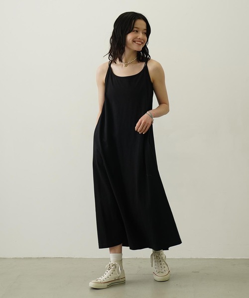 MILKFED.（ミルクフェド）の「BICOLOR BACK RIBBON CAMISOLE DRESS（ワンピース・レディース・ブラック/ブラウン/ライトピンク・ONE SIZE）」の2枚目の写真