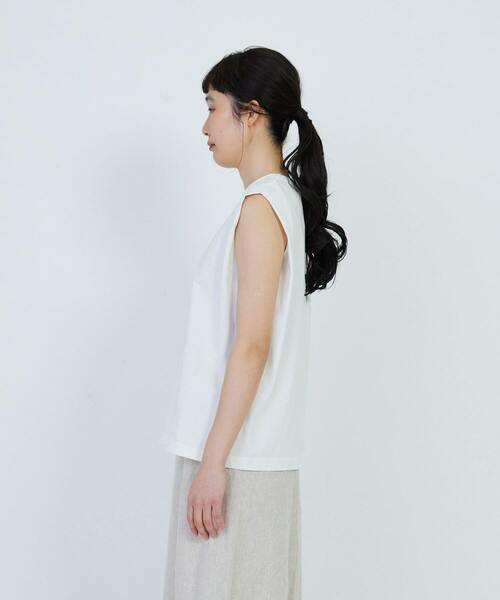 LOISIR（ロワズィール）の「コットン天竺ノースリーブプルオーバー（Tシャツ/カットソー・レディース・オフホワイト/チャコールグレー/ピンク・FREE）」の22枚目の写真