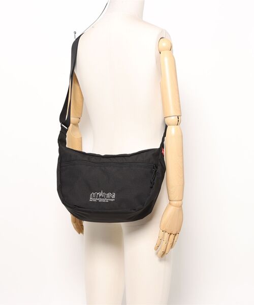 Manhattan Portage（マンハッタンポーテージ）の「DUET ACTION BAG（ショルダーバッグ・メンズ・ブルー/ブラック・SMALL）」の15枚目の写真