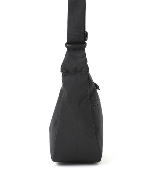 Manhattan Portage（マンハッタンポーテージ）の「DUET ACTION BAG（ショルダーバッグ・メンズ・ブルー/ブラック・SMALL）」の13枚目の写真