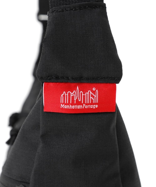 Manhattan Portage（マンハッタンポーテージ）の「DUET ACTION BAG（ショルダーバッグ・メンズ・ブルー/ブラック・SMALL）」の6枚目の写真