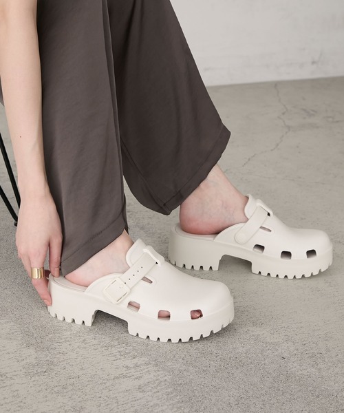 MOHI（モヒ）の「【forksy.】MOHI/モヒ 厚底タンクソール サボサンダル（サンダル・レディース・ブラック/ホワイト・37/38/39/40）」の8枚目の写真