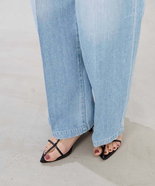 RED CARD TOKYO（レッドカード）の「【RED CARD TOKYO】Slogan-ルーズストレートデニムパンツ（デニムパンツ・レディース・ライトブルー・23/24）」の10枚目の写真