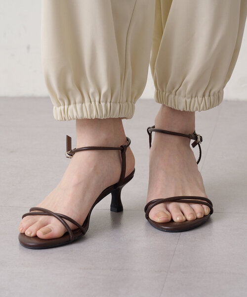 Omekashi（オメカシ）の「クロスストラップヒールサンダル（サンダル・レディース・ブラック/レッド/ゴールド/ブラウン・37/36/38）」の12枚目の写真