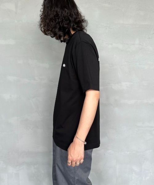 LACOSTE（ラコステ）の「[LACOSTE/ラコステ] ワンポイントロゴ バックプリントTシャツ（Tシャツ/カットソー・レディース・ホワイト/ブラック/カーキ・2/4/3）」の13枚目の写真