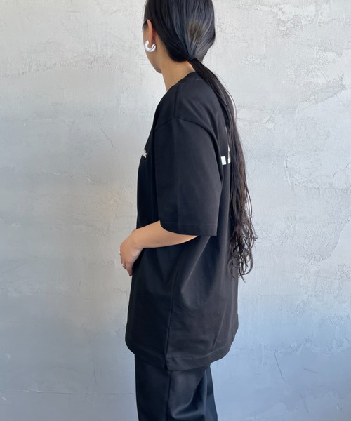 LACOSTE（ラコステ）の「[LACOSTE/ラコステ] ワンポイントロゴ バックプリントTシャツ（Tシャツ/カットソー・レディース・ホワイト/ブラック/カーキ・2/4/3）」の7枚目の写真