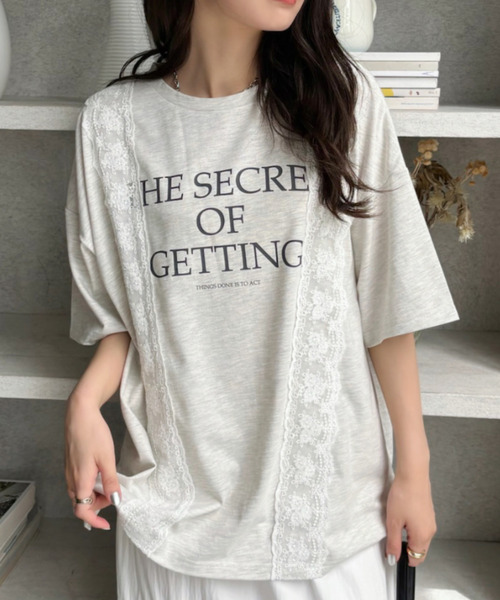 Good Riddance(グッドリダンス)の「【Good Riddance】ロゴレース付き オーバーサイズTシャツ(Tシャツ/カットソー・レディース・オフホワイト/ナチュラル/ブラック・FREE)」の1枚目の写真