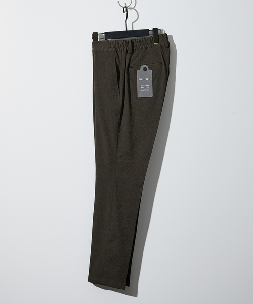 ABAHOUSE(アバハウス)の「【セットアップ対応】 PE-wrinkle ワッシャー イージースラックス /ストレッチ 吸水速乾 イージーケア(スラックス・メンズ・ダークブラウン/グレー/ダークネイビー・44/46/48/50)」の1枚目の写真