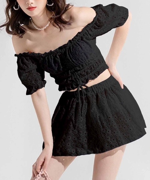 セール】総レースオフショルダートップス＆フレアスカート 2点