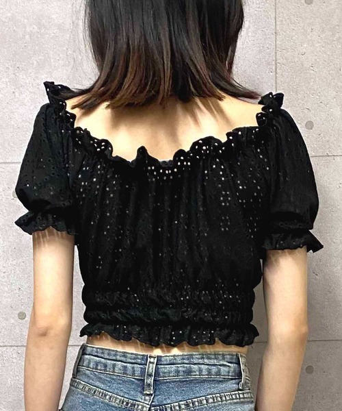 NANEA（ナネア）の「総レースオフショルダートップス＆フレアスカート　2点セットスイムウェア（水着・レディース・ブラック/ホワイト・LARGE/MEDIUM/SMALL）」の10枚目の写真
