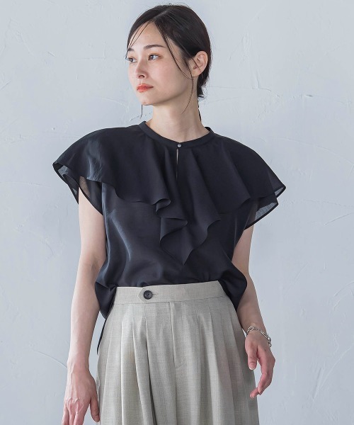 LAUTREAMONT（ロートレアモン）の「ラッフルシアーブラウス≪洗濯機で洗える≫（シャツ/ブラウス・レディース・ブラック/ホワイト・9号）」の2枚目の写真