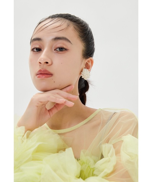 niana(ニアナ)の「ブルーミングパールイヤリング 両耳 ビーズ 花 結婚式 二次会 同窓会 成人式 パーティー お呼ばれ オケージョン フォーマル(イヤリング・レディース・ゴールド・FREE)」の7枚目の写真