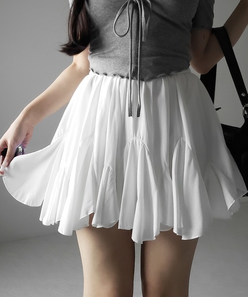 me+em select(ミームセレクト)の「※※【 2color /インパン裏地付き 】ハイウエストドレープフレアミニスカート / high waist draped flare mini skirt(スカート・レディース・ブラック/ホワイト・FREE)」の1枚目の写真