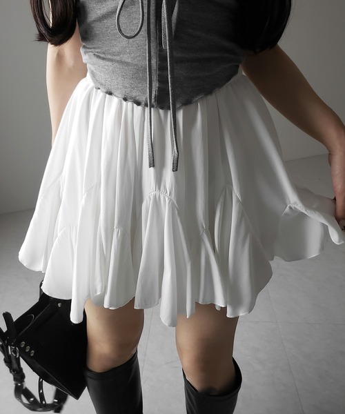 me+em select(ミームセレクト)の「※※【 2color /インパン裏地付き 】ハイウエストドレープフレアミニスカート / high waist draped flare mini skirt(スカート・レディース・ブラック/ホワイト・FREE)」の8枚目の写真