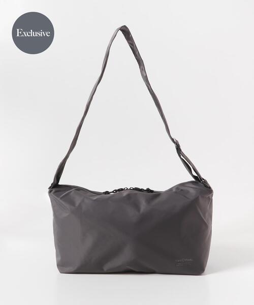 YAKPAK(ヤックパック)の「『別注』YAKPAK×DOORS SHOULDER BAG M(ショルダーバッグ・メンズ・ブラウン/ホワイト/ブラック/チャコールグレー・-)」の3枚目の写真