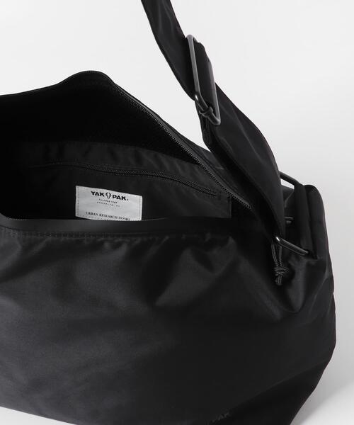 YAKPAK(ヤックパック)の「『別注』YAKPAK×DOORS SHOULDER BAG M(ショルダーバッグ・メンズ・ブラウン/ホワイト/ブラック/チャコールグレー・-)」の6枚目の写真