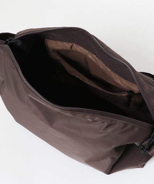 YAKPAK(ヤックパック)の「『別注』YAKPAK×DOORS SHOULDER BAG M(ショルダーバッグ・メンズ・ブラウン/ホワイト/ブラック/チャコールグレー・-)」の18枚目の写真
