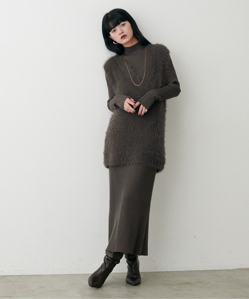 セール】【LARUTA】選べるリブニットワンピース×フェザーベストセット