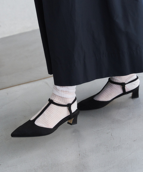 LE TALON(ルタロン)の「4cmTストラップパンプス(パンプス・レディース・ブラック/ブラウン系その他/ゴールド・22cm/22.5cm/23cm/23.5cm/24cm/24.5cm/25cm)」の2枚目の写真