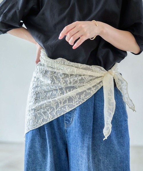 studio CLIP（スタディオクリップ）の「レース三角スカーフ（ストール/ショール・レディース・オフホワイト/ブラウン・FREE）」の3枚目の写真