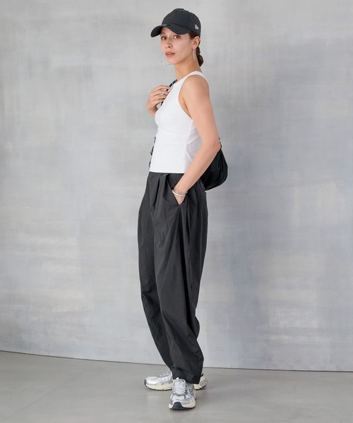 HEREIAM(ヘレイアム)の「【HEREIAM】撥水/通気/防風/静電防止/Breathカーブパンツ(その他パンツ・レディース・ライトブルー/ブラック・MEDIUM/SMALL)」の5枚目の写真