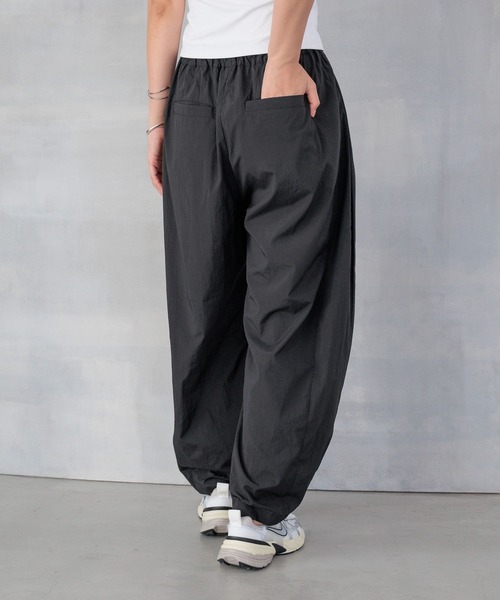 HEREIAM(ヘレイアム)の「【HEREIAM】撥水/通気/防風/静電防止/Breathカーブパンツ(その他パンツ・レディース・ライトブルー/ブラック・MEDIUM/SMALL)」の10枚目の写真