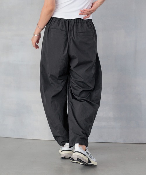 HEREIAM(ヘレイアム)の「【HEREIAM】撥水/通気/防風/静電防止/Breathカーブパンツ(その他パンツ・レディース・ライトブルー/ブラック・MEDIUM/SMALL)」の11枚目の写真