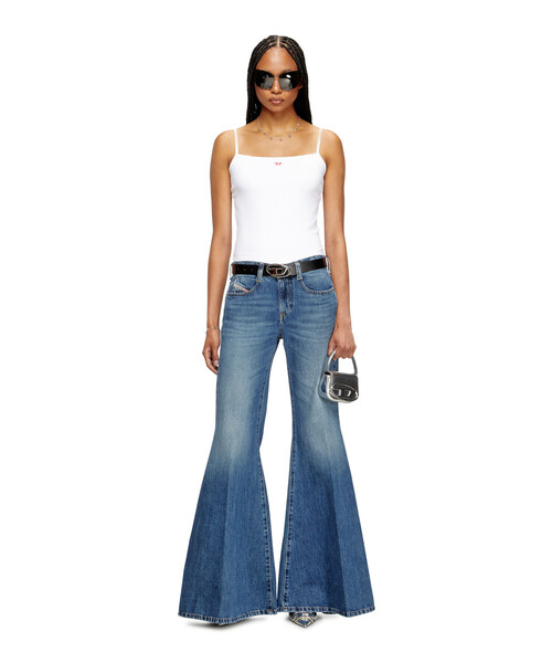 DIESEL(ディーゼル)の「ウィメンズ デニムパンツ FLARE 1970 D-BLEESS L.30(デニムパンツ・レディース・インディゴブルー・23inch/24inch/26inch/25inch/27inch/28inch)」の2枚目の写真