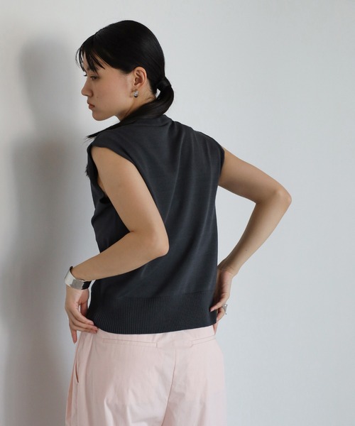 ENC(エンク)の「【動画あり】nuance button summer knit vest / 変形釦サマーニットベスト(ベスト・レディース・ミント/ライトイエロー/ライトブラック/アイボリー・FREE)」の14枚目の写真