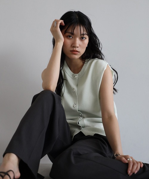 ENC(エンク)の「【動画あり】nuance button summer knit vest / 変形釦サマーニットベスト(ベスト・レディース・ミント/ライトイエロー/ライトブラック/アイボリー・FREE)」の16枚目の写真