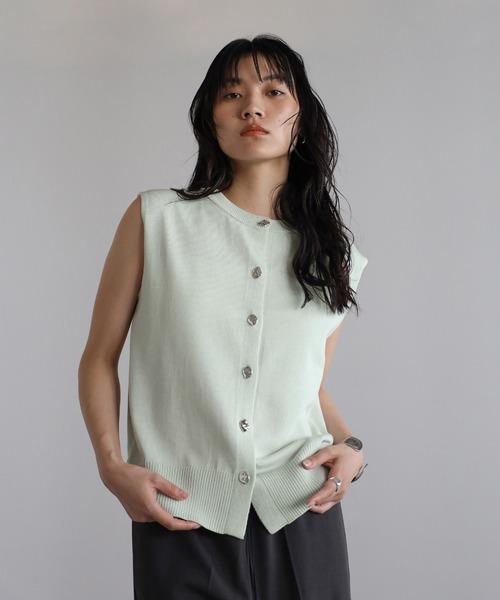 ENC(エンク)の「【動画あり】nuance button summer knit vest / 変形釦サマーニットベスト(ベスト・レディース・ミント/ライトイエロー/ライトブラック/アイボリー・FREE)」の19枚目の写真