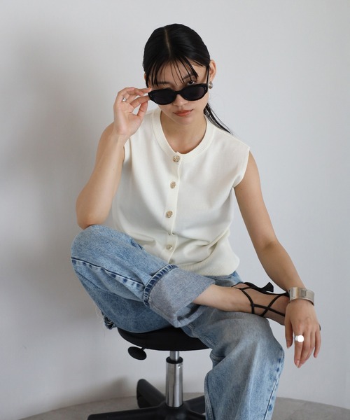 ENC(エンク)の「【動画あり】nuance button summer knit vest / 変形釦サマーニットベスト(ベスト・レディース・ミント/ライトイエロー/ライトブラック/アイボリー・FREE)」の6枚目の写真