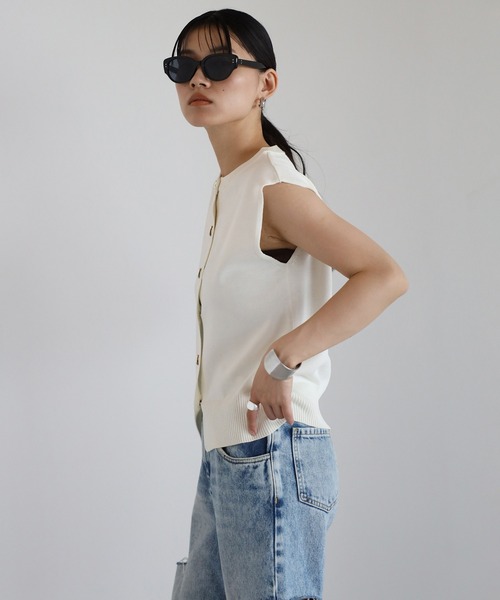 ENC(エンク)の「【動画あり】nuance button summer knit vest / 変形釦サマーニットベスト(ベスト・レディース・ミント/ライトイエロー/ライトブラック/アイボリー・FREE)」の7枚目の写真