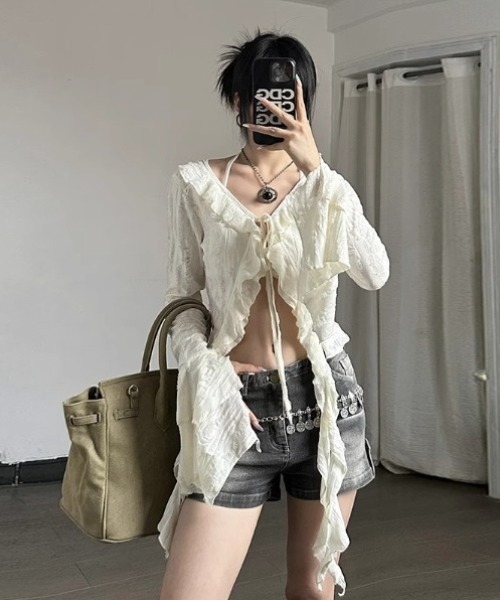 lilful(リルフル)の「グランジラッフル ダメージ加工 ショート丈カーディガン(カーディガン/ボレロ・レディース・ホワイト/ダークグレー・S/M)」の6枚目の写真