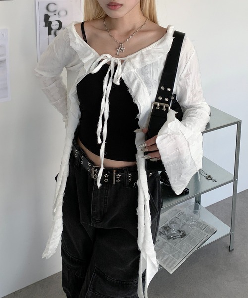 lilful(リルフル)の「グランジラッフル ダメージ加工 ショート丈カーディガン(カーディガン/ボレロ・レディース・ホワイト/ダークグレー・S/M)」の18枚目の写真