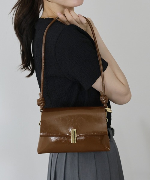 BLUEEAST（ブルーイースト）の「スクエアミニバッグ（ショルダーバッグ・レディース・ブラウン/モカ/ブラック・FREE）」の4枚目の写真