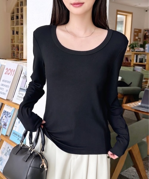 Eclat one(エクラワン)の「【Eclat one】ベーシック ディープネック ロングTシャツ(Tシャツ/カットソー・レディース・ネイビー/ホワイト/ブラック/グレー・FREE)」の2枚目の写真