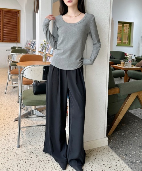 Eclat one(エクラワン)の「【Eclat one】ベーシック ディープネック ロングTシャツ(Tシャツ/カットソー・レディース・ネイビー/ホワイト/ブラック/グレー・FREE)」の17枚目の写真