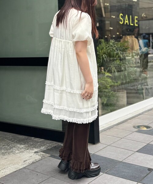 w closet（ダブルクローゼット）の「【25AW/低身長・高身長サイズ/４色展開】裾フリルベロアパンツ（その他パンツ・レディース・ブラック/ブラウン/ベージュ/オレンジ・SMALL/MEDIUM）」の16枚目の写真