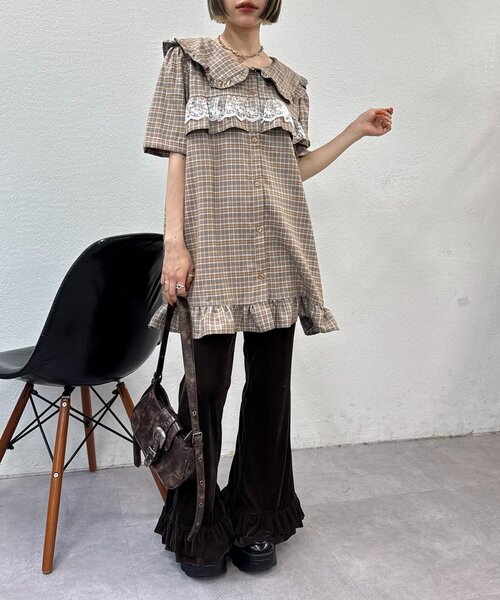 w closet（ダブルクローゼット）の「【25AW/低身長・高身長サイズ/４色展開】裾フリルベロアパンツ（その他パンツ・レディース・ブラック/ブラウン/ベージュ/オレンジ・SMALL/MEDIUM）」の18枚目の写真