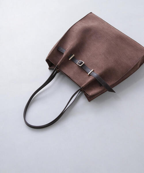 NATURAL BEAUTY BASIC(ナチュラルビューティーベーシック)の「◇スウェードタックベルトトートバッグ(トートバッグ・レディース・ブラウン/マスタード/オフホワイト・フリ-)」の6枚目の写真