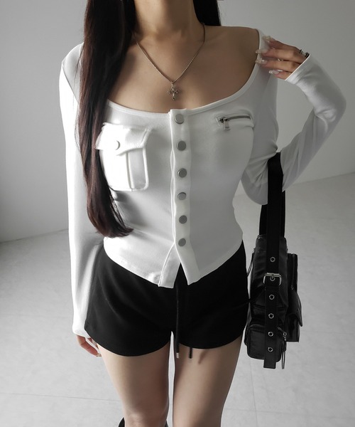 me+em select(ミームセレクト)の「アウトポケットスクエアネック長袖スリムTシャツ /Out pocket square neck long sleeve slim T-shirt(Tシャツ/カットソー・レディース・ブラック/ホワイト/グレー・FREE)」の17枚目の写真