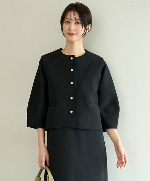 UNFILO(アンフィーロ)の「BEAUTY FORM KNIT パールボタン カーディガン(カーディガン/ボレロ・レディース・ネイビー系/ベージュ系/ブラック系・SMALL/MEDIUM/LARGE)」の17枚目の写真
