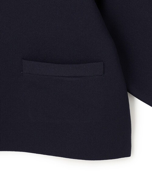 UNFILO(アンフィーロ)の「BEAUTY FORM KNIT パールボタン カーディガン(カーディガン/ボレロ・レディース・ネイビー系/ベージュ系/ブラック系・SMALL/MEDIUM/LARGE)」の4枚目の写真