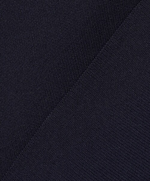 UNFILO(アンフィーロ)の「BEAUTY FORM KNIT パールボタン カーディガン(カーディガン/ボレロ・レディース・ネイビー系/ベージュ系/ブラック系・SMALL/MEDIUM/LARGE)」の6枚目の写真