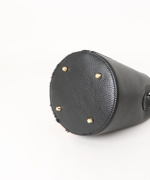 andrea cardone(アンドレアカルドネ)の「【ANDREA CARDONE】異素材コンビバケットバッグ(Q56526)(ハンドバッグ・レディース・ブラック系その他・ALL)」の3枚目の写真