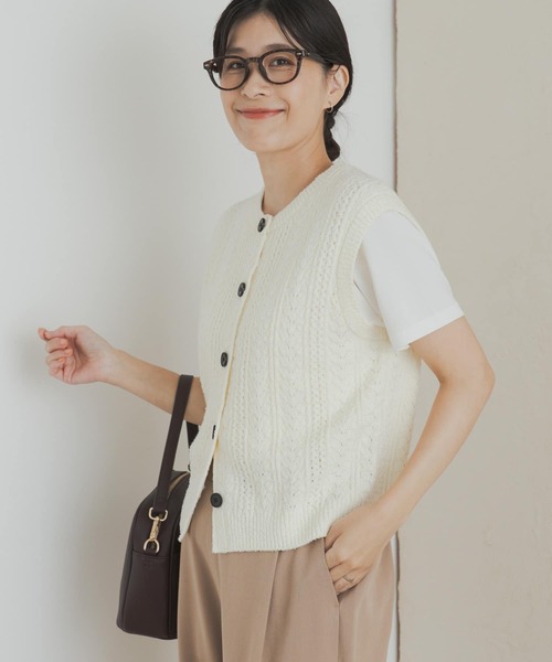 URBAN RESEARCH DOORS(アーバンリサーチドアーズ)の「ミニブークレニットベスト(ベスト・レディース・オフホワイト/ブラウン系その他・MEDIUM)」の4枚目の写真