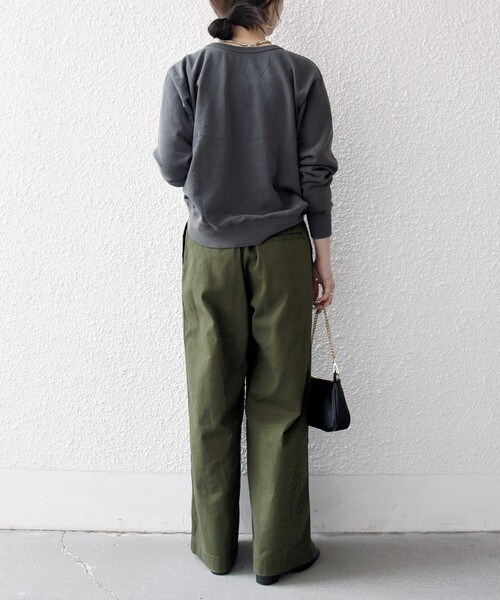 MIXTA（ミクスタ）の「Mixta:〈洗濯機可能〉ラグラン ロゴ クルーネック プルオーバー（スウェット・レディース・ライトブルー/ブラック/ネイビー/ナチュラル・ONE SIZE）」の6枚目の写真